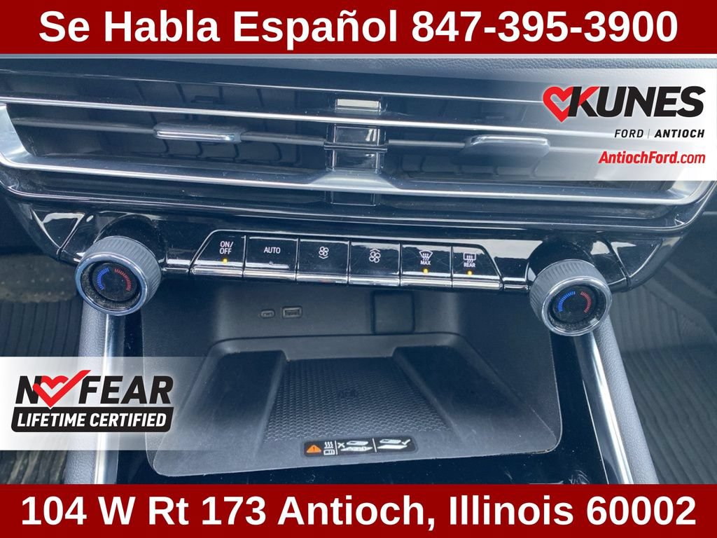 Used 2024 Chevrolet Traverse RS AWD/4WD image 46