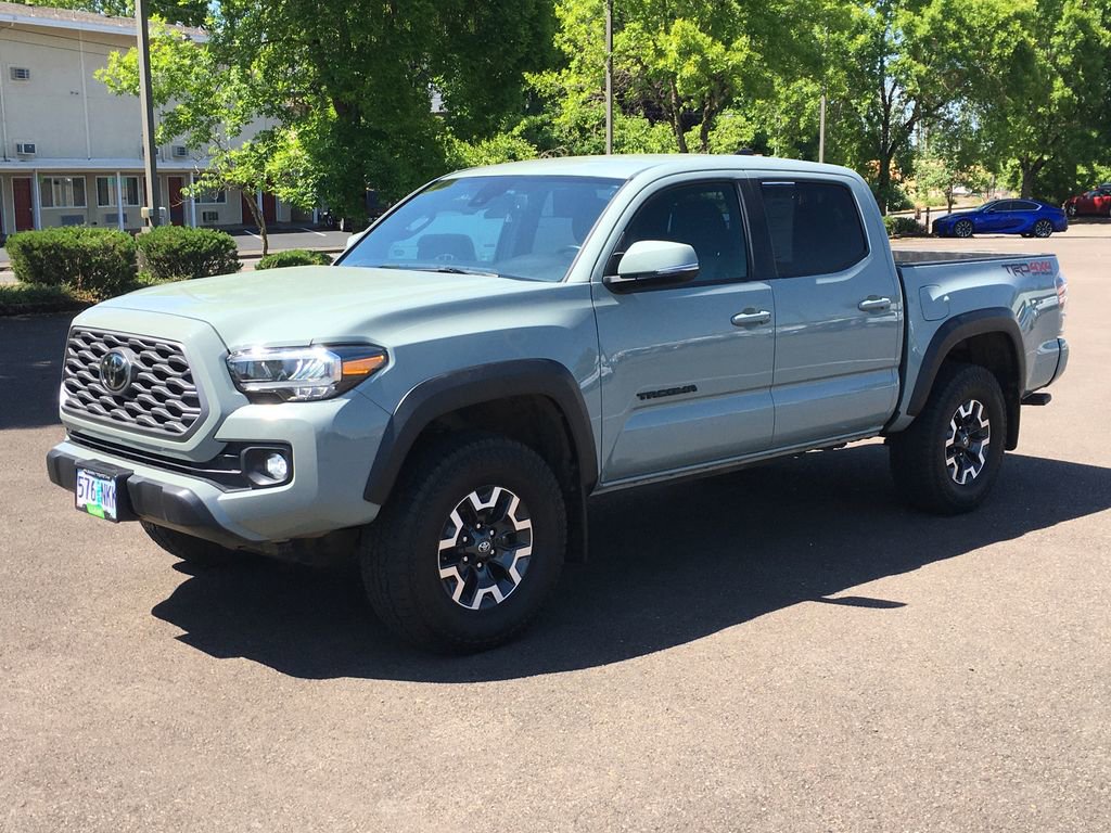 Used 2022 Toyota Tacoma TRD Off-Road w/ Technology Package AWD/4WD image 12