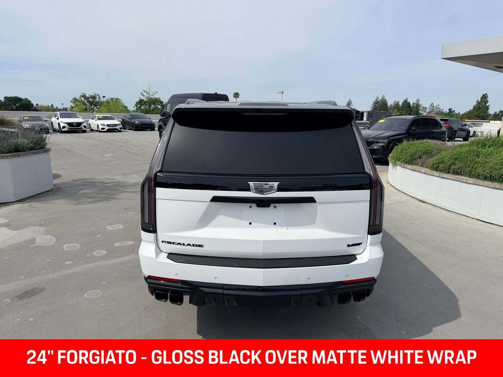 Used 2025 Cadillac Escalade ESV V image 5