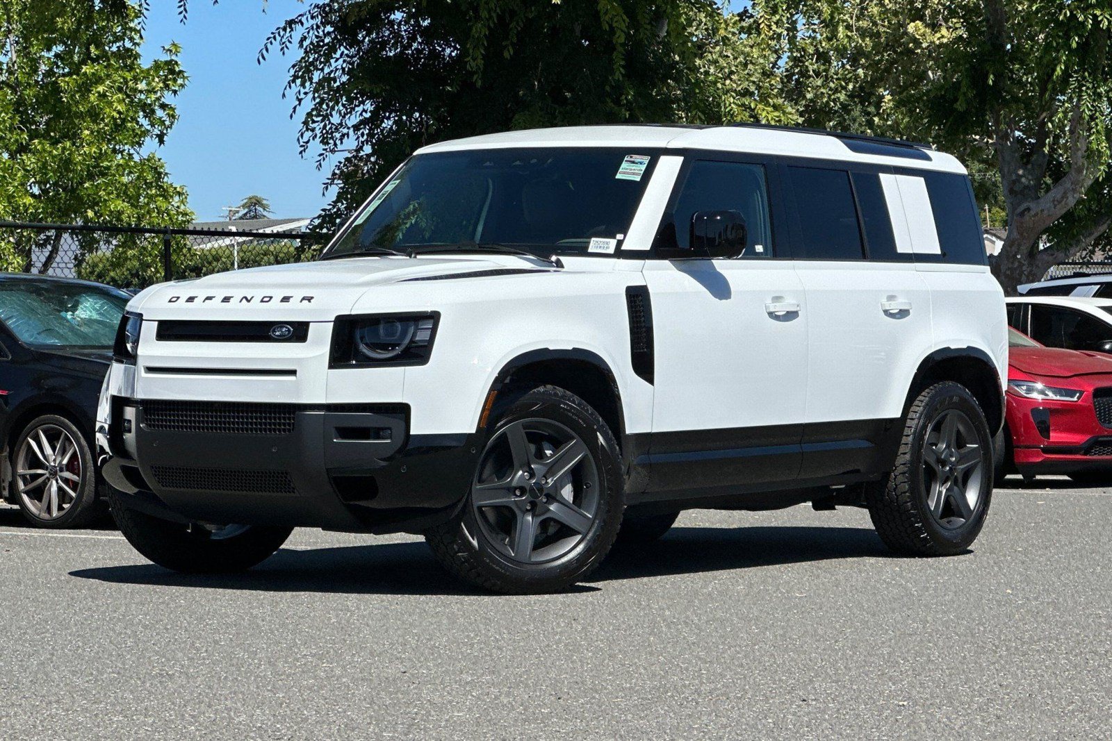 New 2026 Land Rover Defender 110 X-Dynamic SE AWD/4WD image 1