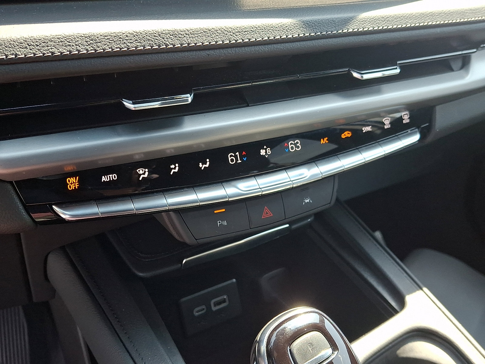 Used 2025 Cadillac XT4 Premium Luxury AWD/4WD image 15