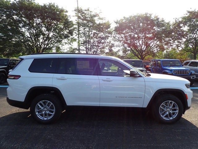 New 2025 Jeep Grand Cherokee L Laredo image 8
