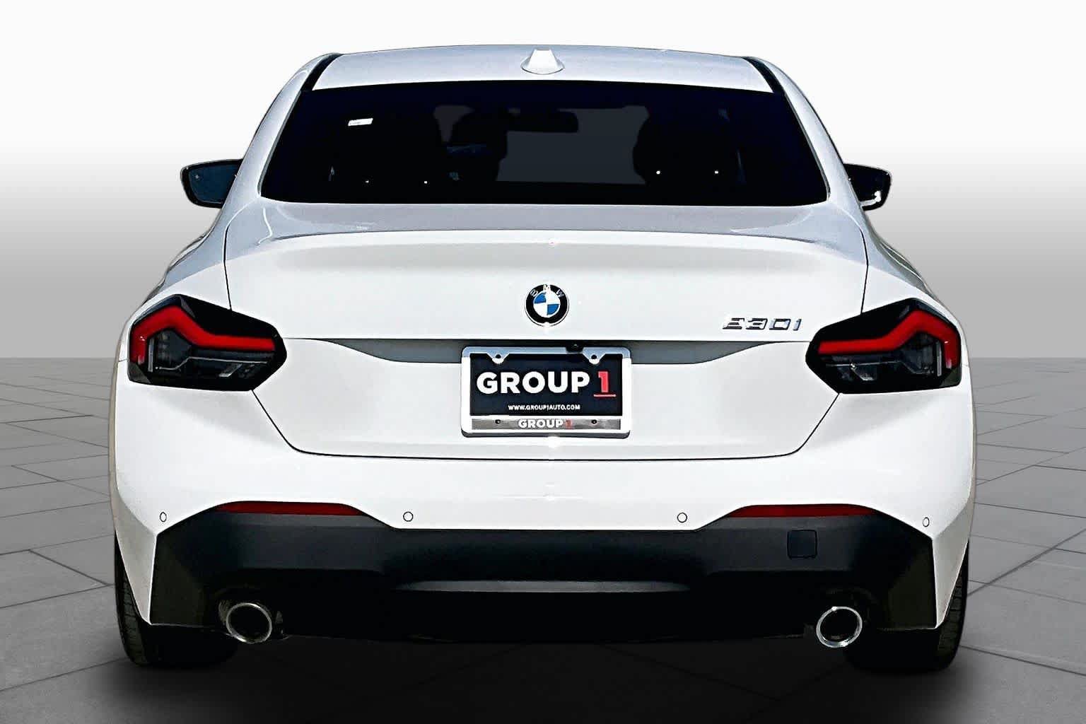 Used 2024 BMW 230i Coupe w/ Premium Package RWD image 4