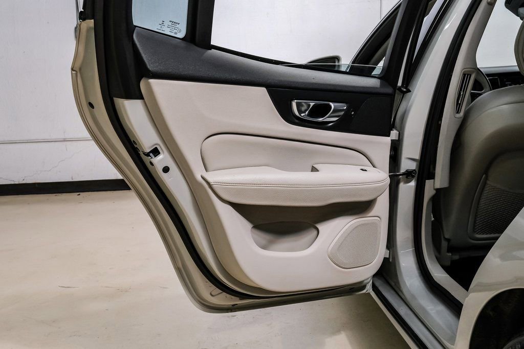 Used 2019 Volvo S60 T5 Momentum w/ Premium Package image 47