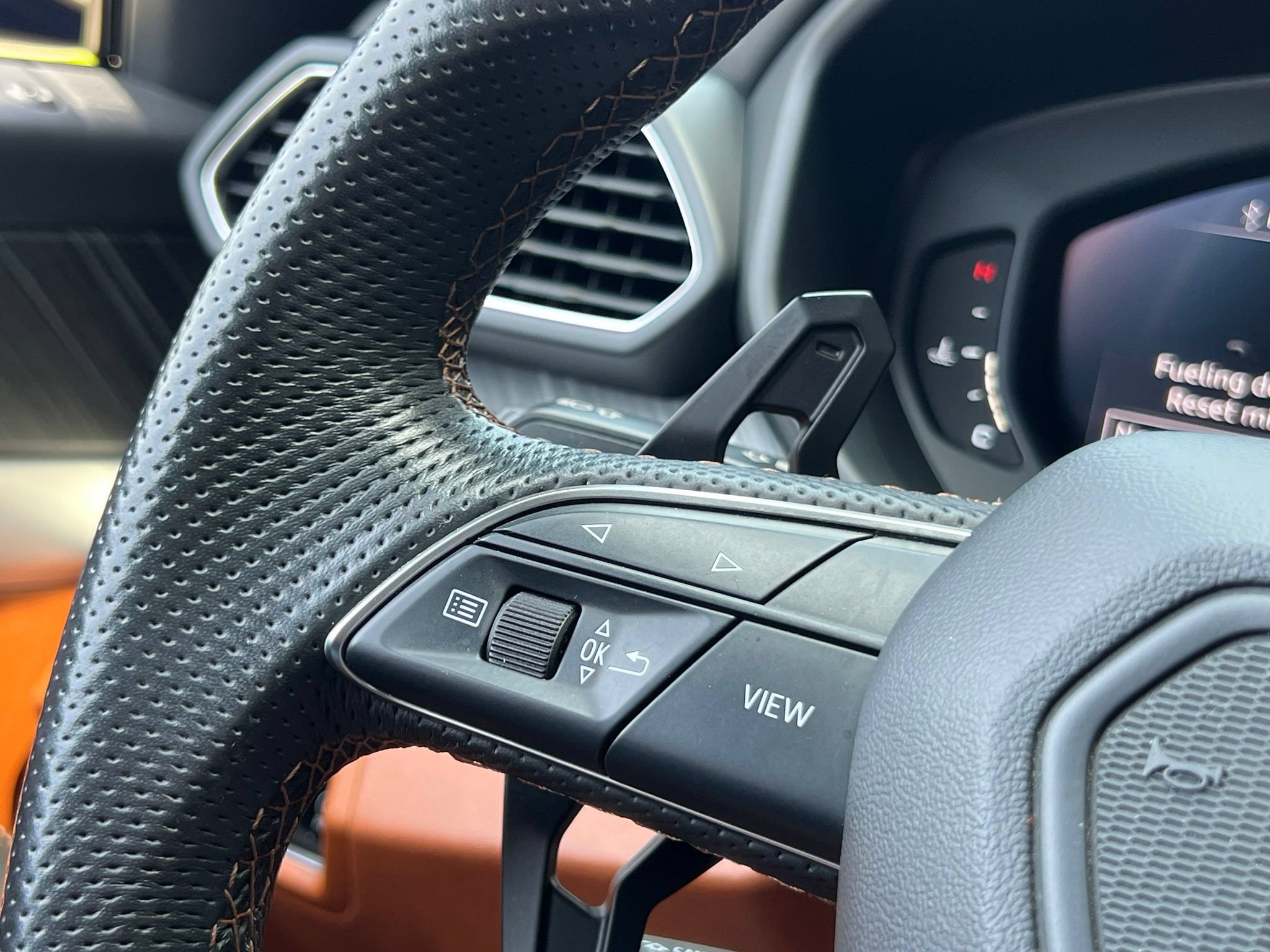 Used 2019 Lamborghini Urus AWD/4WD image 25