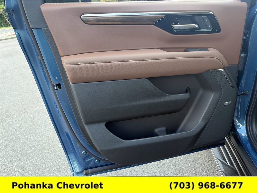 New 2026 Chevrolet Suburban High Country w/ Sun And Tow Package AWD/4WD image 23
