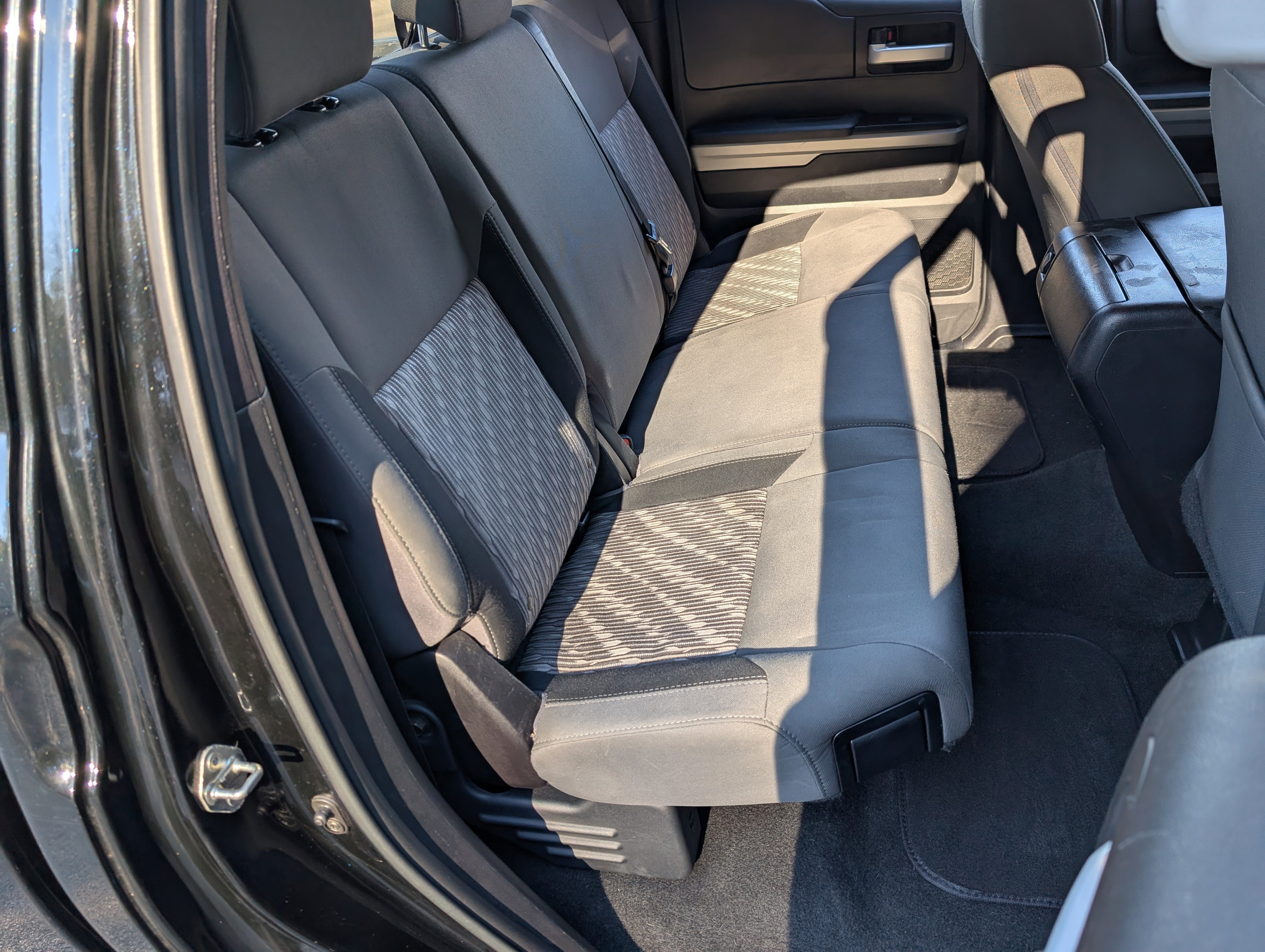 Used 2018 Toyota Tundra SR5 w/ SR5 Upgrade Package image 19