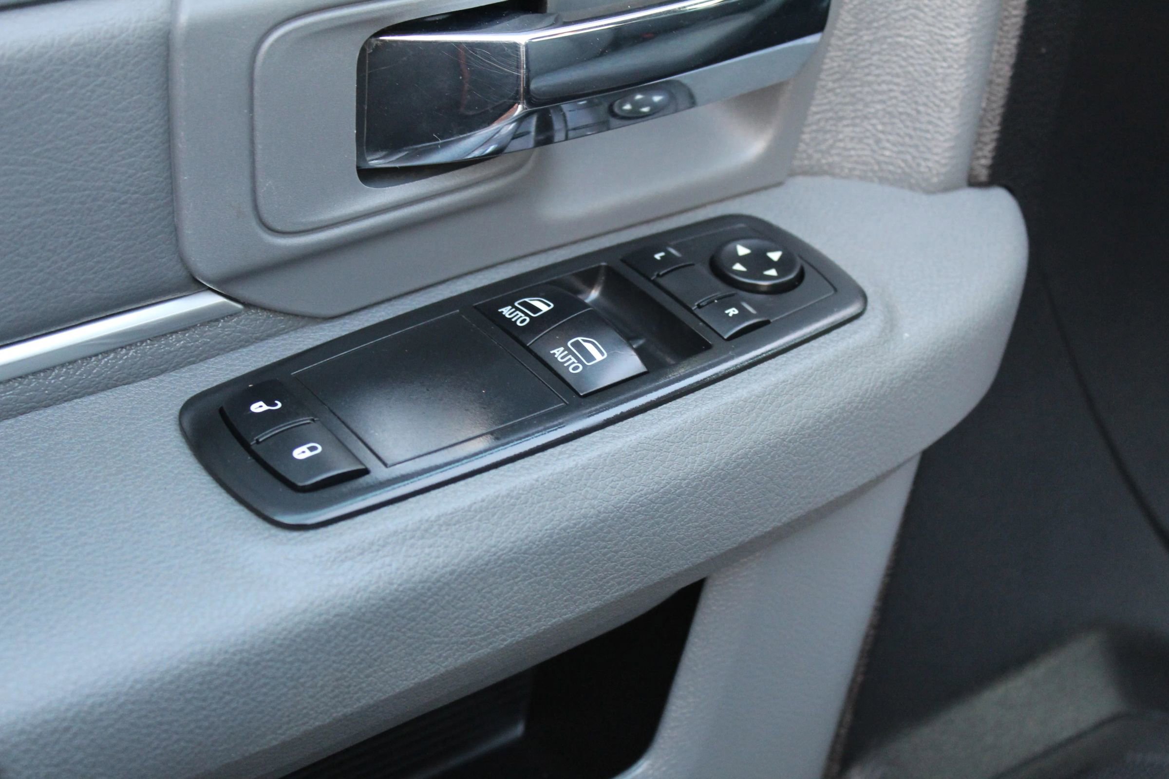 Used 2017 RAM 3500 Tradesman w/ Chrome Appearance Group image 18