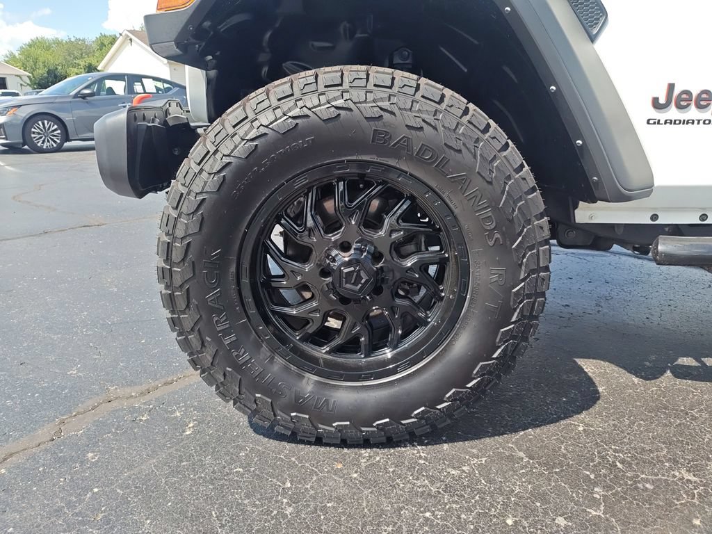 Used 2023 Jeep Gladiator Mojave w/ LED Lighting Group AWD/4WD image 10