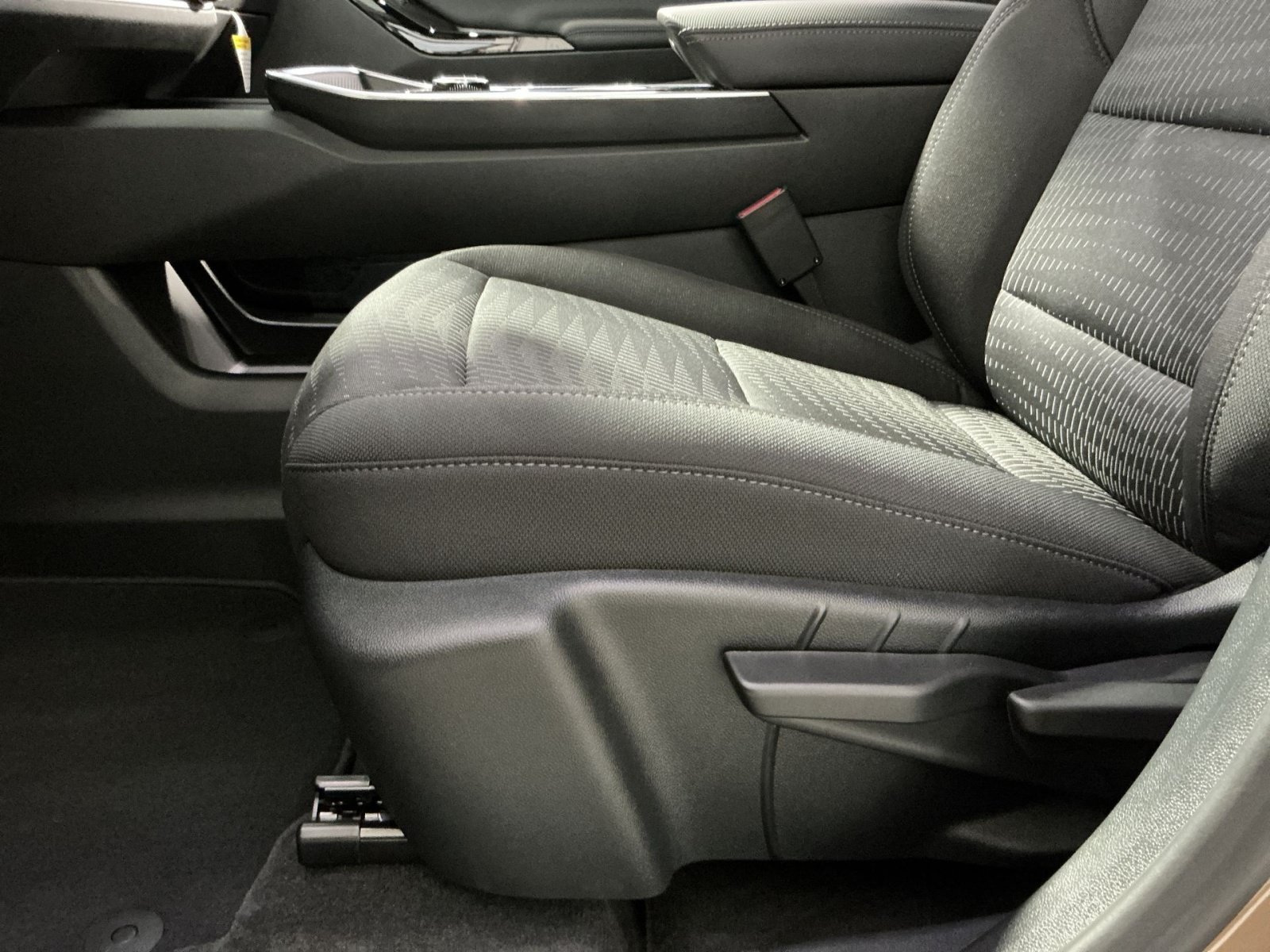 New 2027 Chevrolet Equinox LT FWD image 15