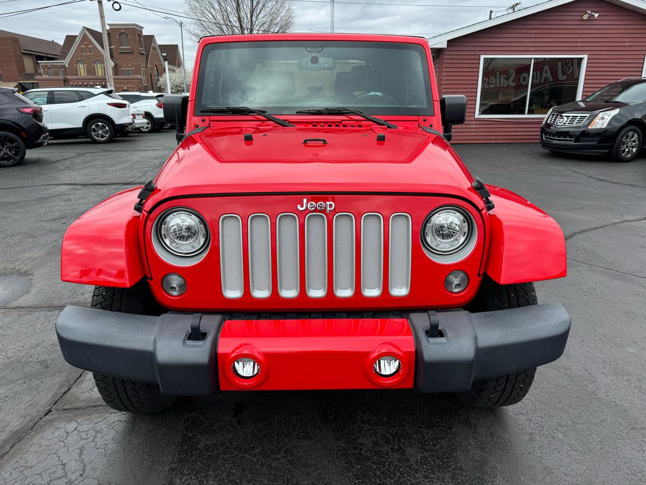 Used 2018 Jeep Wrangler Sahara w/ Connectivity Group image 2