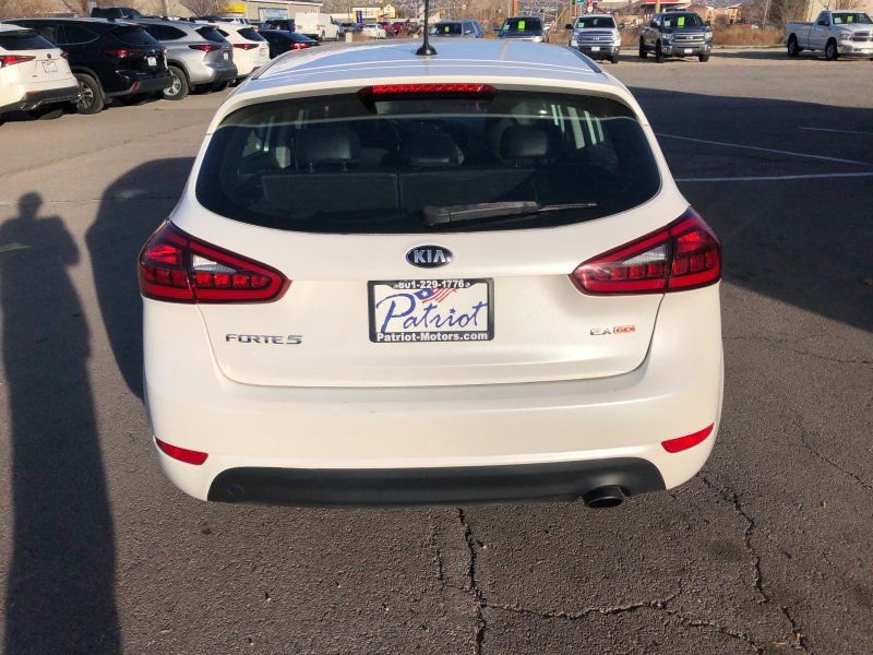 Used 2016 Kia Forte EX w/ EX Premium Technology Package FWD image 4