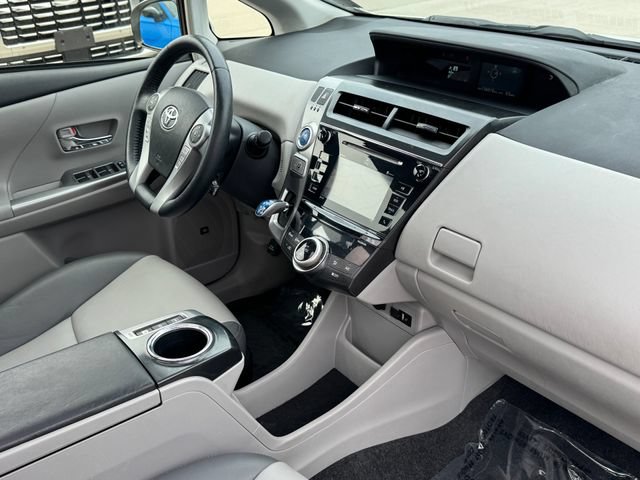Used 2017 Toyota Prius V Five w/ Advanced Technology Package FWD image 9