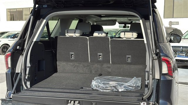 New 2026 Lincoln Navigator L Reserve image 14