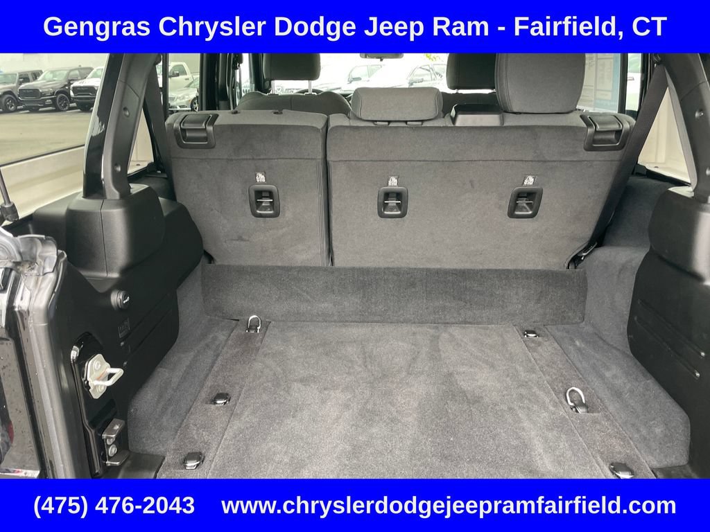 Used 2024 Jeep Wrangler Unlimited AWD/4WD image 31