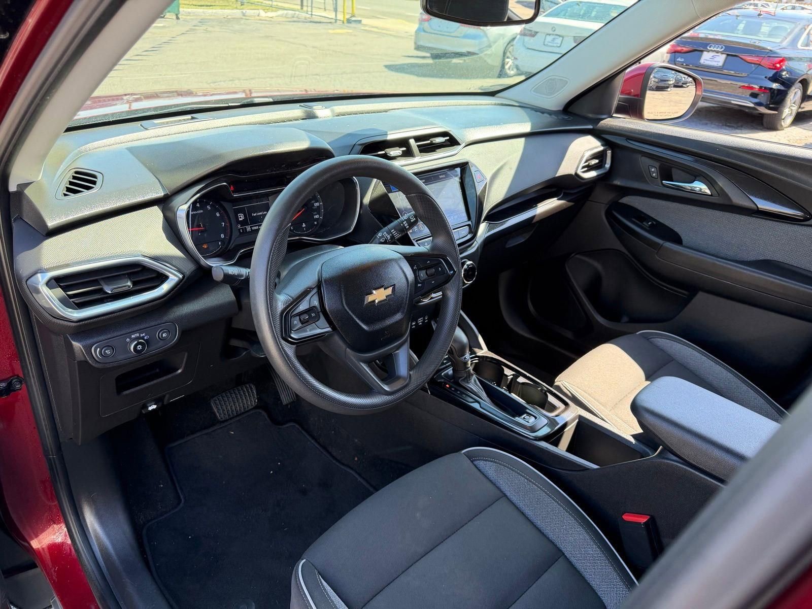 Used 2022 Chevrolet TrailBlazer LT w/ Convenience Package image 18