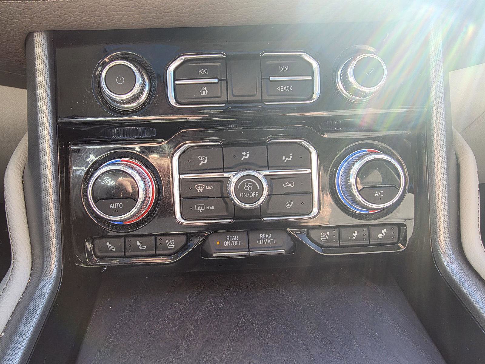 Used 2023 GMC Yukon Denali w/ Advanced Technology Package image 19