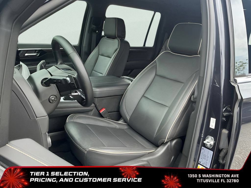 Used 2025 Chevrolet Suburban Premier RWD image 33