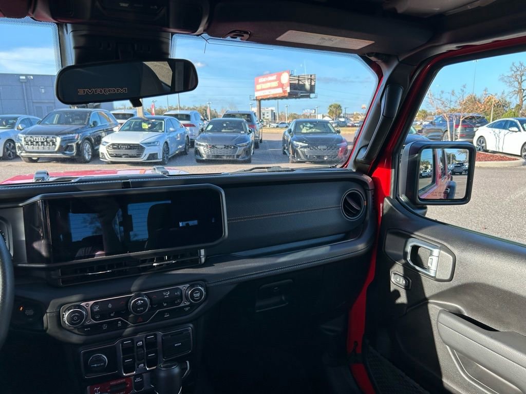 Used 2025 Jeep Gladiator Mojave w/ Convenience Group image 11