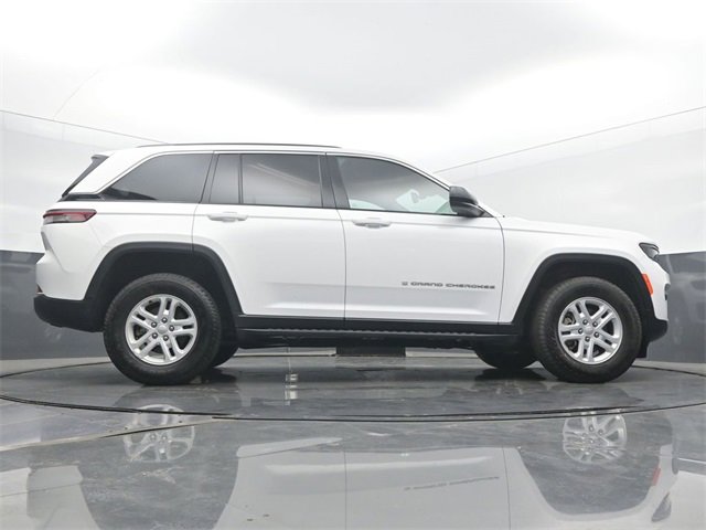 Used 2024 Jeep Grand Cherokee Laredo image 52