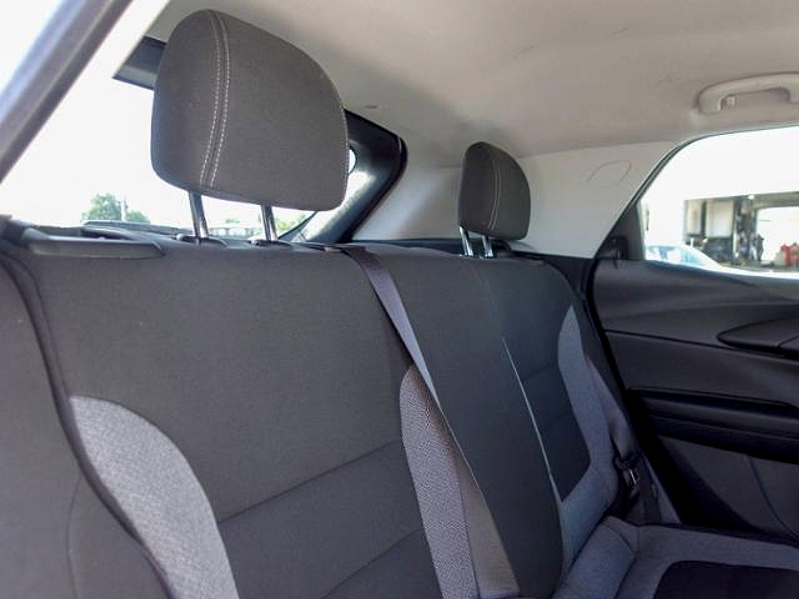 Used 2025 Chevrolet TrailBlazer LS w/ LS Convenience Package FWD image 13