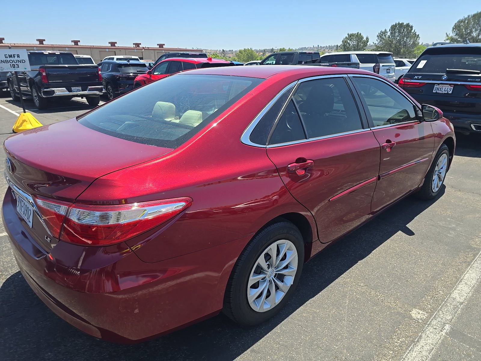 Used 2017 Toyota Camry LE FWD image 4