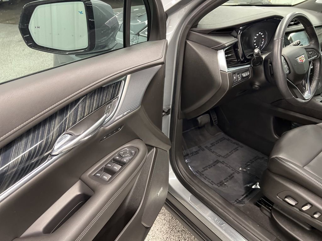Used 2023 Cadillac XT6 Premium Luxury w/ Technology Package image 17