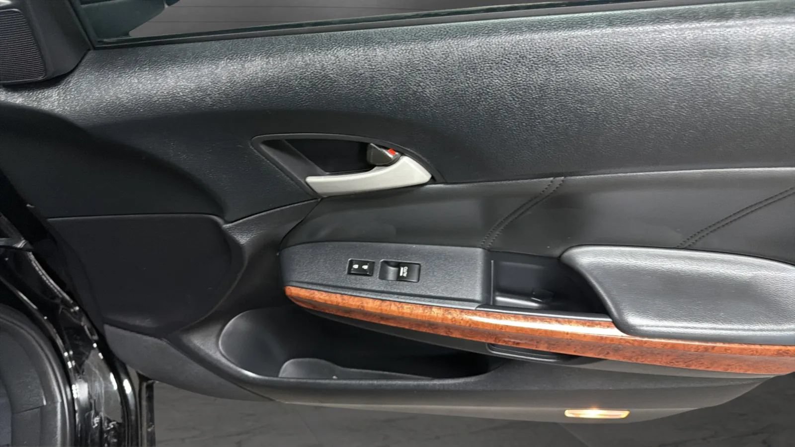 Used 2011 Honda Accord EX-L image 17
