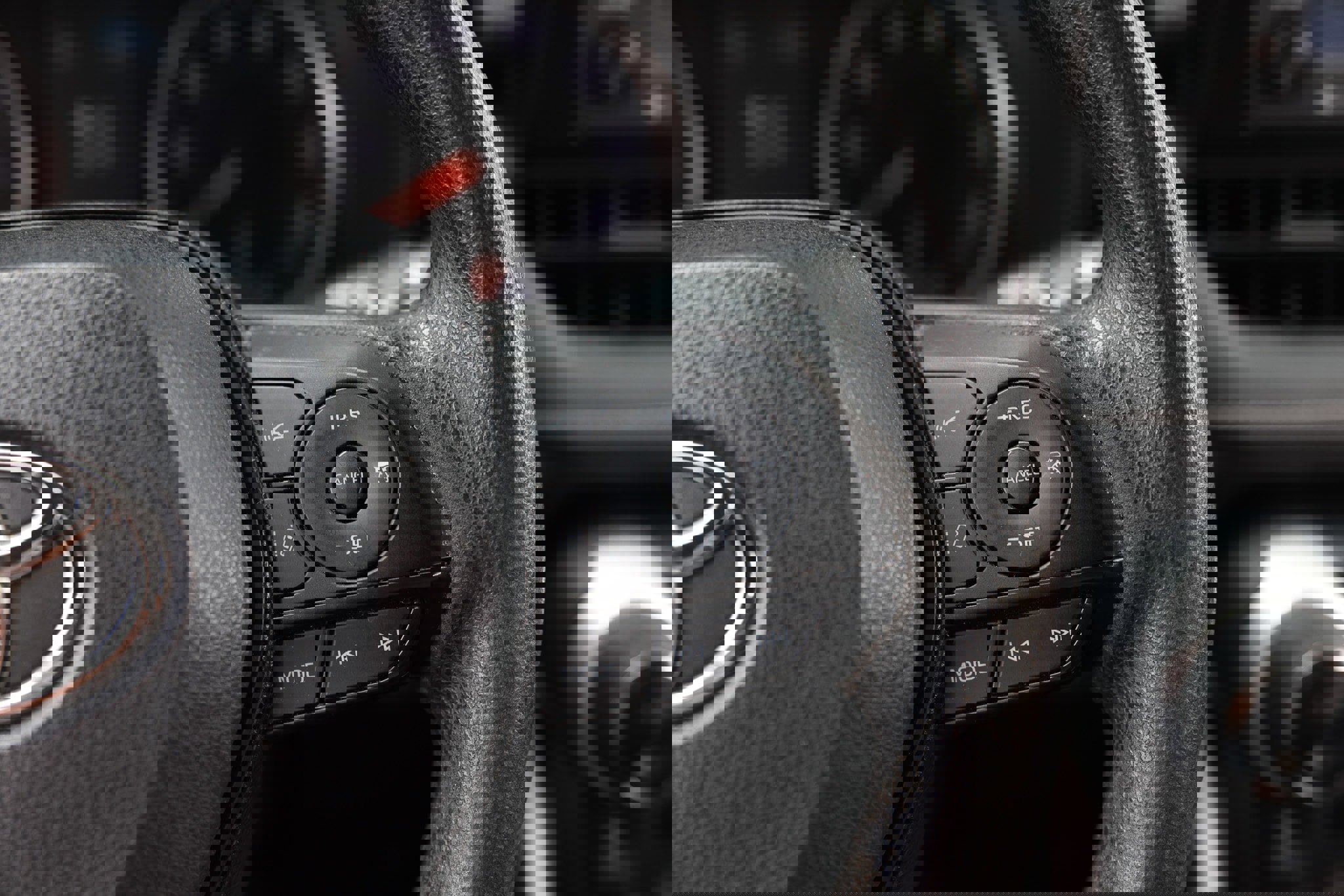 Used 2022 Toyota RAV4 XLE image 32