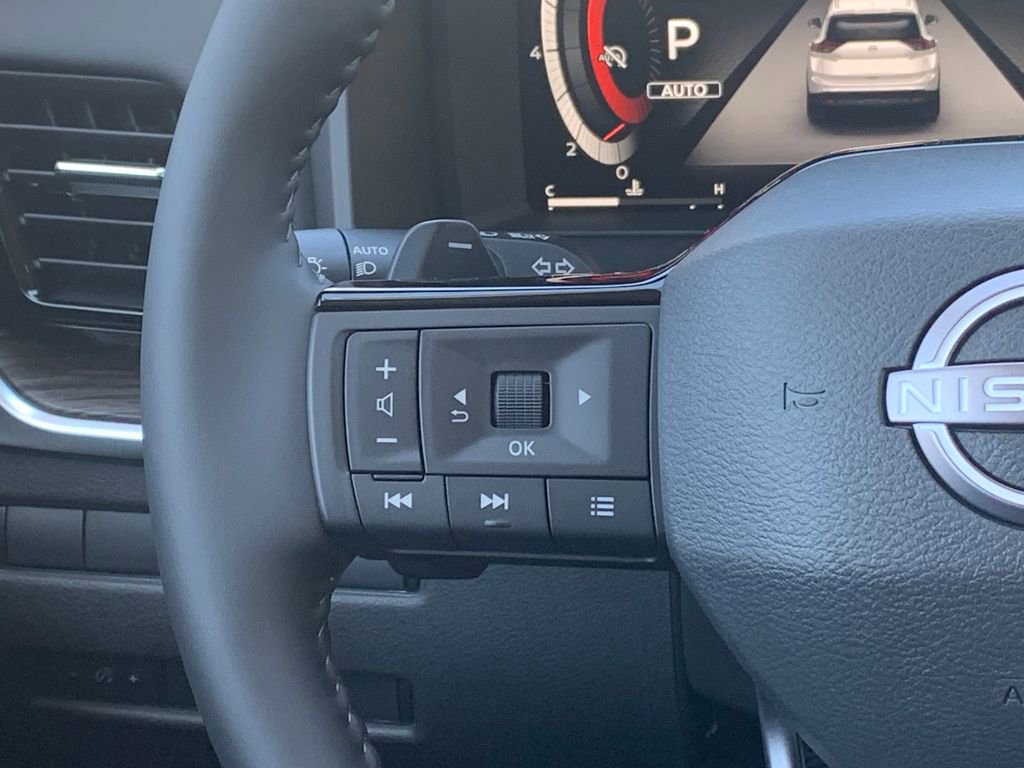 New 2026 Nissan Rogue Platinum image 11