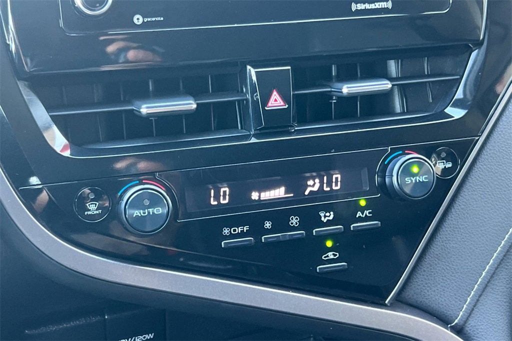 Used 2022 Toyota Camry SE image 21