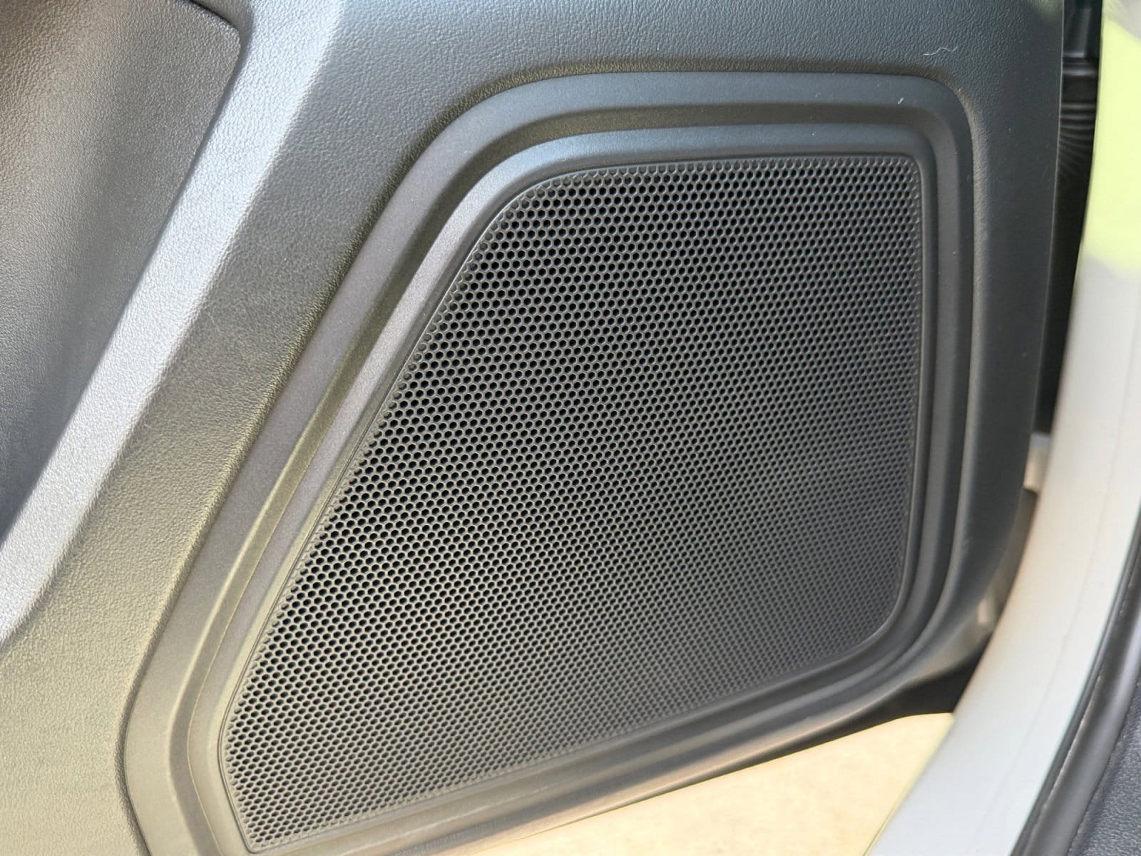 Certified 2023 Porsche Macan S image 18