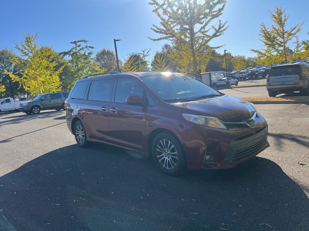 Used 2018 Toyota Sienna XLE