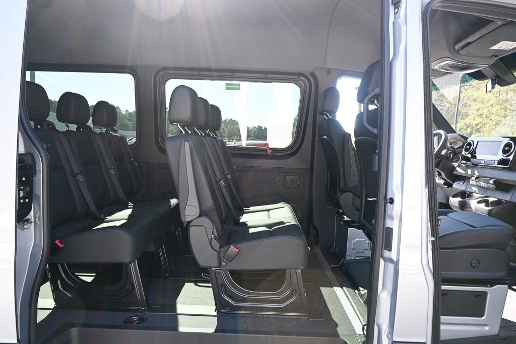 Used 2025 Mercedes-Benz Sprinter 2500 image 22
