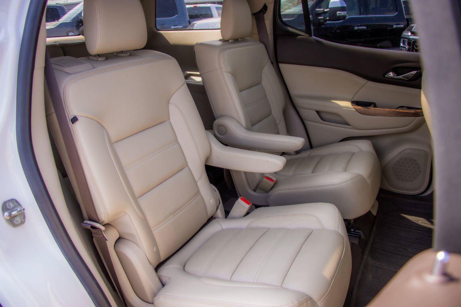 Used 2019 GMC Acadia Denali w/ Technology Package FWD image 7