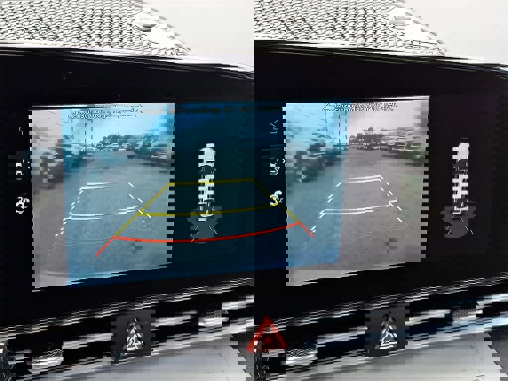 Used 2023 Hyundai Elantra Limited w/ Preferred Accessory Package image 18