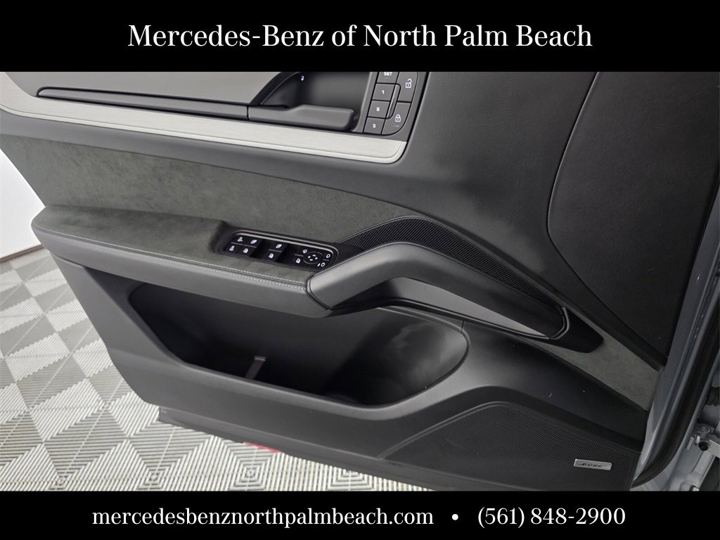 Used 2025 Porsche Cayenne GTS image 27