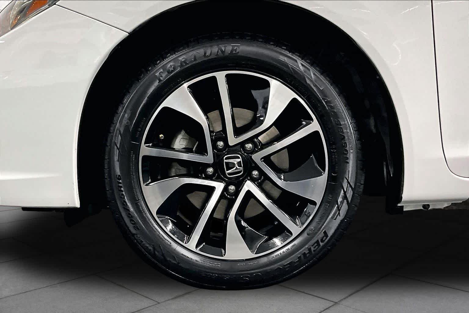 Used 2015 Honda Civic EX image 10