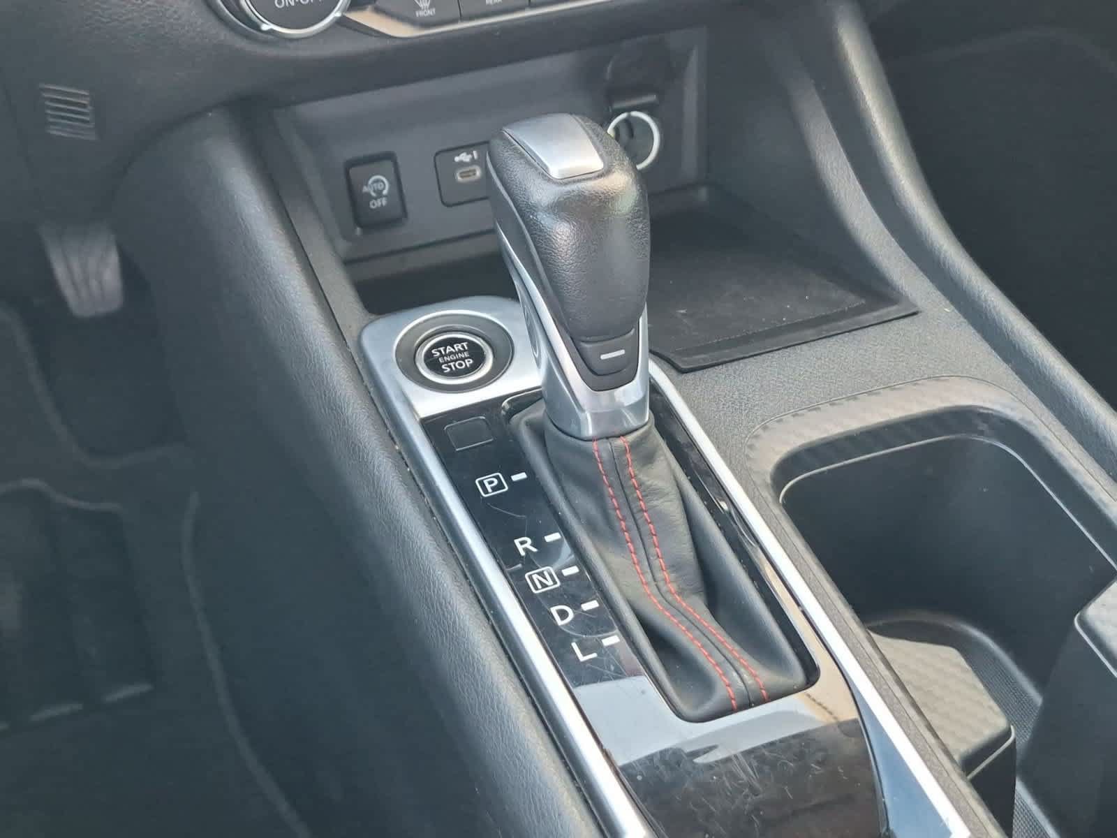 Used 2025 Nissan Sentra SR FWD image 15