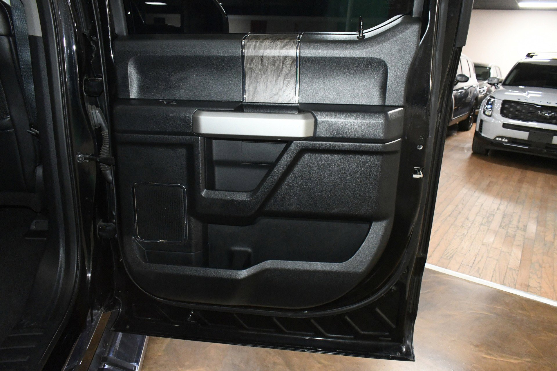 Used 2019 Ford F250 Lariat w/ Lariat Ultimate Package image 44