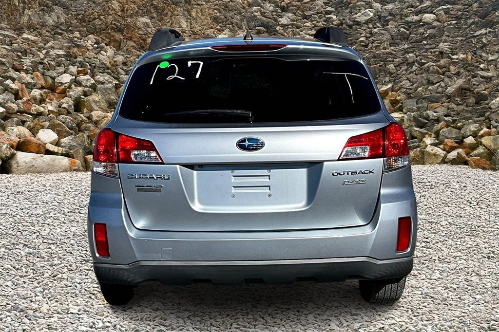 Used 2013 Subaru Outback 2.5i Limited w/ Moonroof Pkg image 4