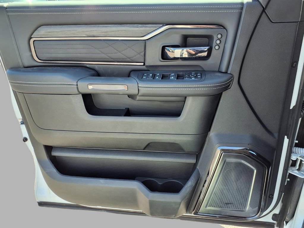New 2026 RAM 2500 Limited AWD/4WD image 16