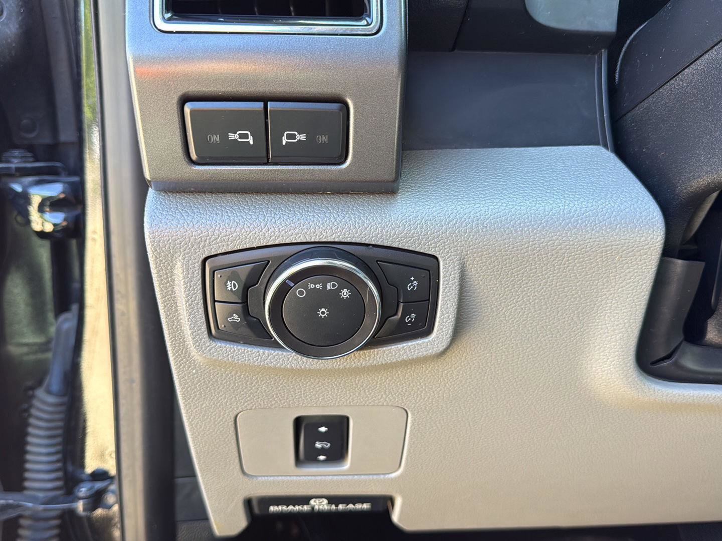 Used 2019 Ford F250 XLT w/ XLT Premium Package image 16