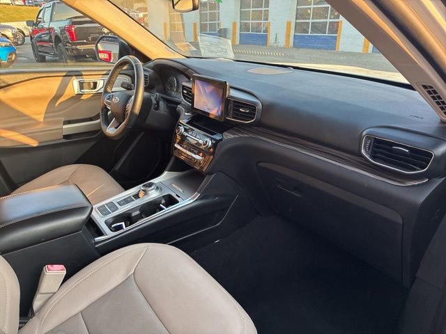 Used 2021 Ford Explorer Limited image 29