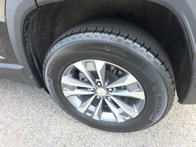Used 2025 Chevrolet Equinox LT w/ Convenience Package II AWD/4WD image 12