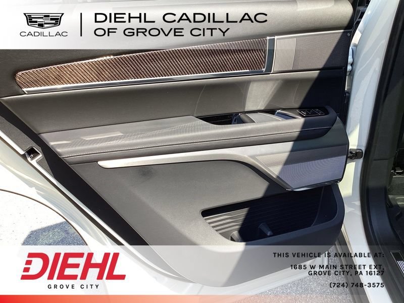 New 2027 Cadillac Vistiq Sport w/ LPO, Floor Liner Package AWD/4WD image 9