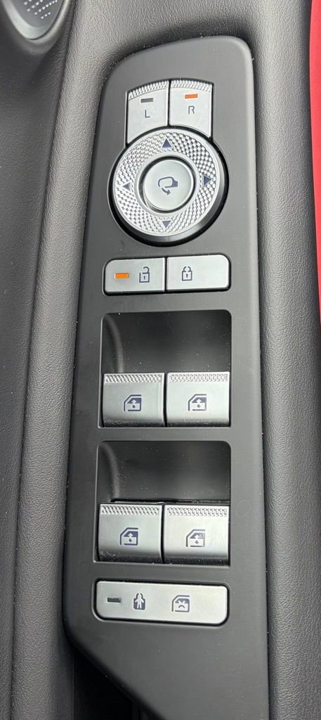 Used 2025 Genesis GV80 3.5T image 17