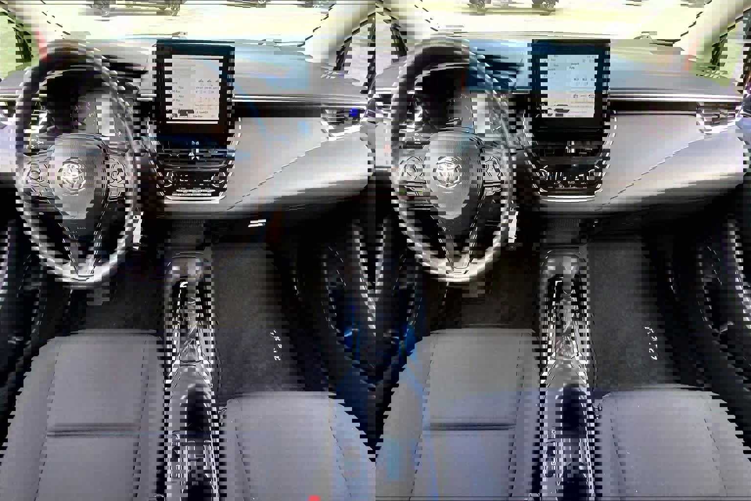 Used 2024 Toyota Corolla LE image 14