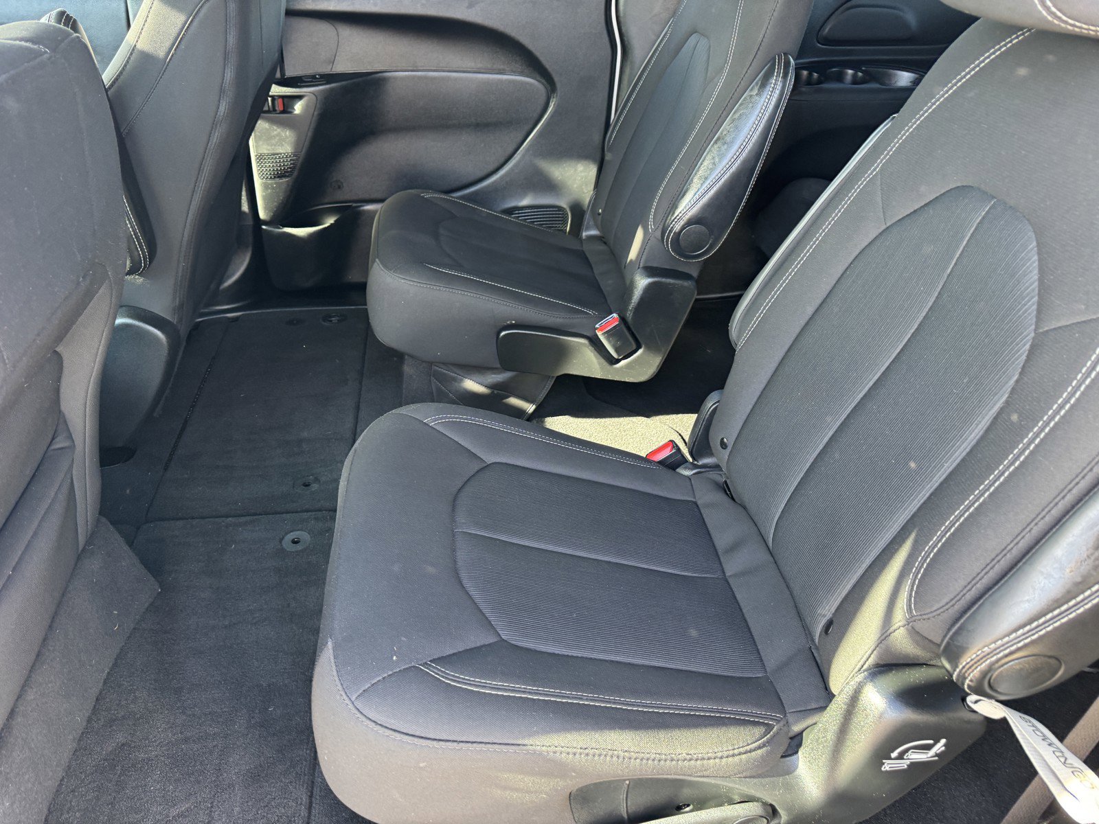 Used 2024 Chrysler Pacifica Touring image 12