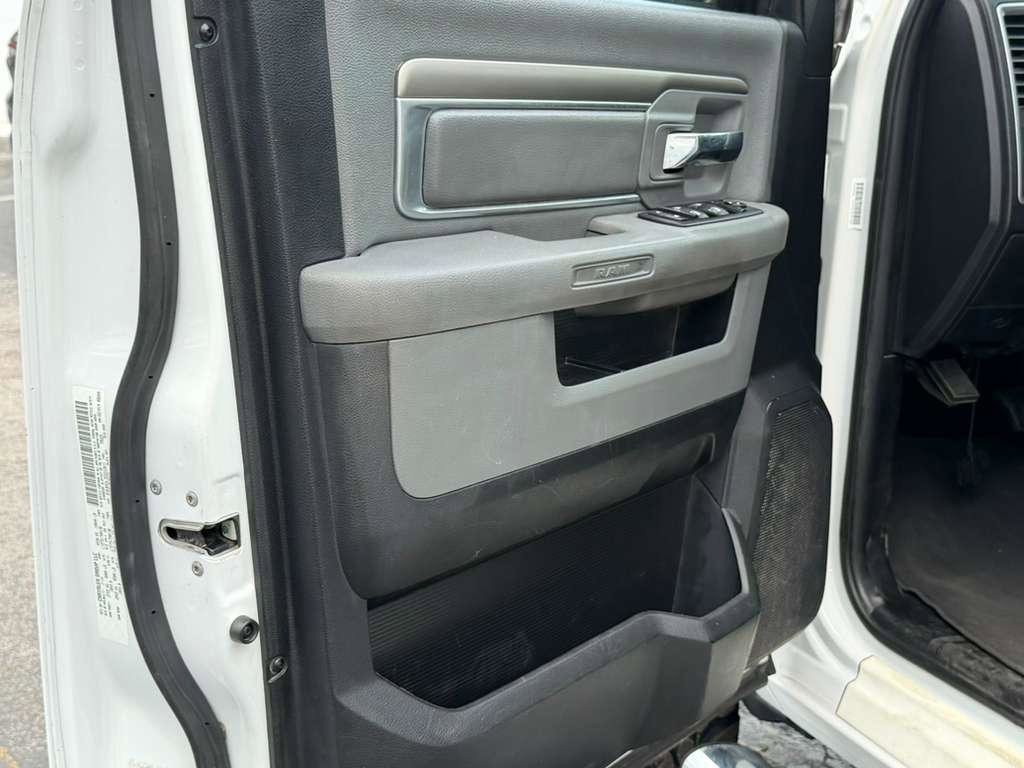 Used 2014 RAM 2500 SLT AWD/4WD image 9